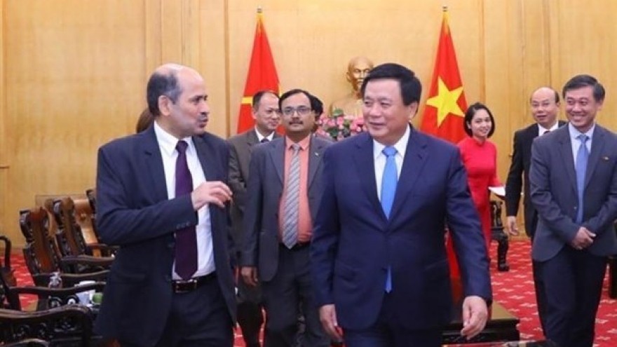 Official receives new Indian Ambassador to Vietnam